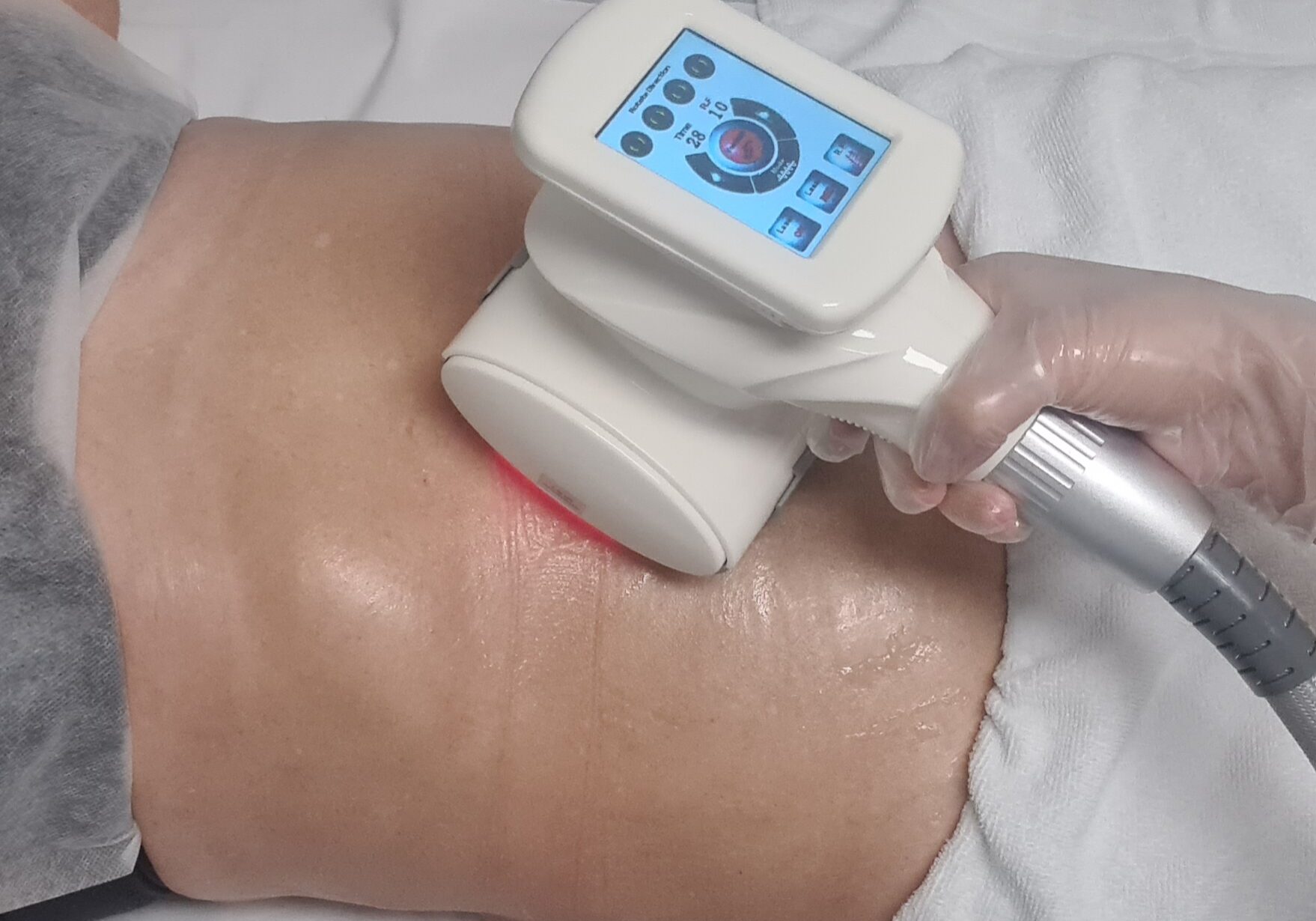 Technologie ultra-performante nouvelle génération au Luxembourg, combinant laser, radiofréquence, vacuumthérapie et roller, assistée par intelligence artificielle, pour éliminer la graisse localisée, réduire la cellulite, raffermir la peau et sculpter la silhouette sans chirurgie.
Nos soins corporels non invasifs sont conçus pour offrir des résultats visibles, en toute sécurité, avec un confort optimal.
institut de beauté spécialisé au Luxembourg
